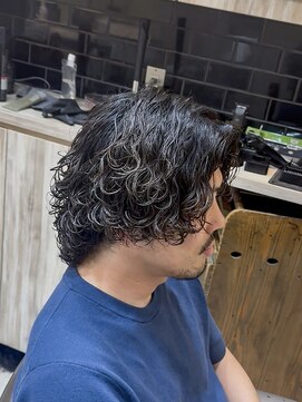 グルーマーズトウキョウ(GROOMER/S TOKYO) MEN’S HAIR/波巻きツイストスパイラル/ニュアンスウルフ/神保町