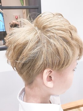 イル ヘアー 海老名(iru hair) ハイトーンマッシュスタイル
