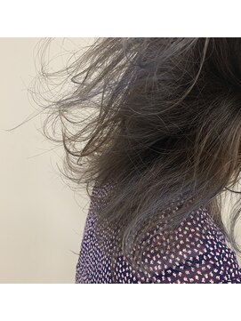 キー(kii) ブルーアッシュ ハイライト 福岡 天神 今泉 薬院