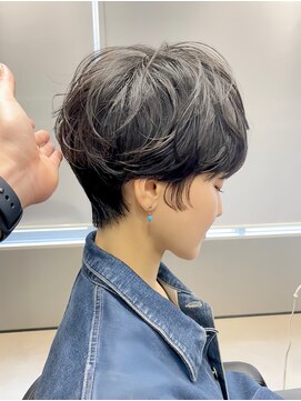 ハルキ ミナト ジャパン オオサカ(HARUKI MINATO japan OSAKA) 40代50代小顔似合わせカットくびレイヤーエモージュ大人可愛い