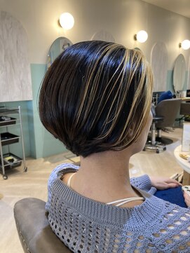 アンフィ 矢向(Anphi) 9-5　フェイスフレミング ショートボブ