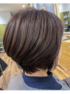 ヴィヴァーシャス(viva cious) ショートボブ