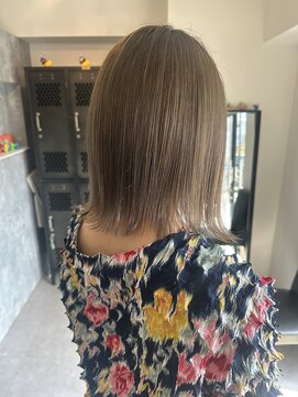 ダリー 菊水店(Dali) ハイトーン・グレージュカラー・ブリーチ・外ハネ