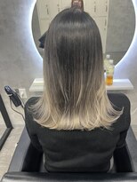 アイ(_i) グラデーションカラーシルバー