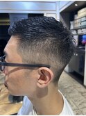 短髪メンズ　刈り上げメンズ