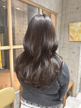 クーナバイトマト 横浜(Cuna by TOMTO) 【AYUKA】アッシュベージュ_顔周りレイヤー