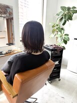 シーバイトリコ 市川(SEA by tricot)&nbsp;透け感くびれミディ × ナチュラル外ハネ