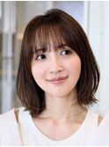表参道酸性ストレート艶髪ミディアムレイヤーアッシュグレー30代