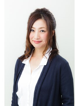 エスアンドエフ美容室 松富店(S&F) 落ち着いた大人なハーフアップスタイル