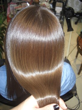 トリート(TREAT) 【ハイトーン縮毛】サラ艶/ロングヘアー/20代～30代/髪質改善