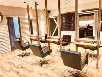 アグ ヘアー ジネス 米沢金池店(Agu hair jines)