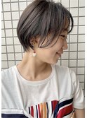 【GIFT】エッジショート 耳かけ 無造作 グレイアッシュ 黒田瞳