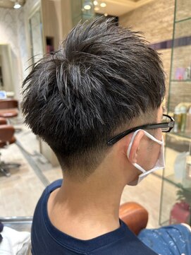 ビス フルール 日暮里店(Vis fleur) 刈り上げツーブロック／ナチュラルヘア[日暮里/日暮里駅]