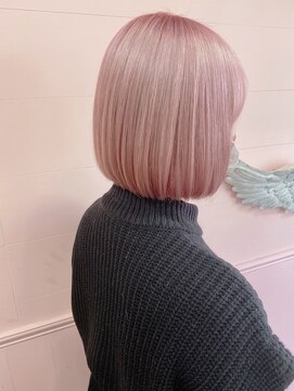 イルウィ(irwi) 【ブリーチ】トレンド　ミニボブ　ピンクベージュカラー