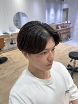 オリバイオハナ(Oli by ohana)&nbsp;ニュアンスパーマ／メンズパーマ/センターパート/Olibyohana