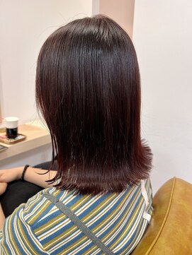 アンフレール 切りっぱなしボブ×レッドブラウン / 鈴木悠菜