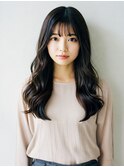 清楚さと華やかさを兼ね備えた黒髪ロングカールヘア