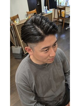 オムヘアーバイグルーマーズ(HOMME HAIR by GROOMER/S) メンズ7：3ショート　HOMMEHAIR2nd江ヶ崎