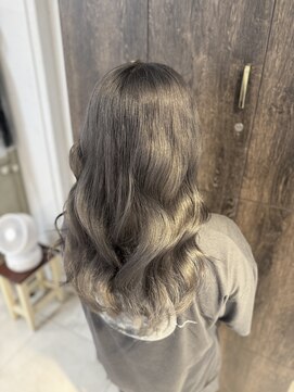 アジールヘア 池袋東口店(agir hair) 大人女子◎上品ブリーチグレー×艶髪韓国巻き　池袋