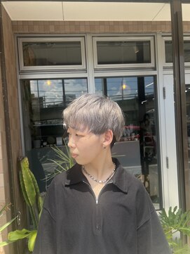 イェスオキナワ(yes okinawa) 初めてのブリーチででシルバーカラー