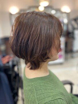 エルプリエ(elle brille) タイトなくびれショートボブ