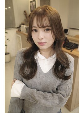 ジジ 宇都宮(Gigi) オリーブベージュ☆肌を明るく見せてくれる透明感カラー