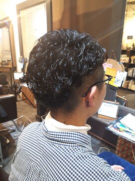 ダッチェス(DUCHESS) 【DUCHESS】夏にぴったりな2ブロックのハードパーマスタイル