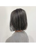 切りっぱなしボブ×暗髪ハイライト