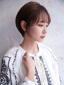 カライング(ing) 大人可愛い20代30代40代黒髪前下がりひし形小顔ボブ丸みショート