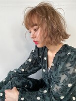 ヲタク(wotaku.)&nbsp;ニュアンスベージュダブルカラーインナーカラーケアブリーチボブ