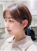 ナチュラルショート_レッドブラウンハッシュカット_ba394991