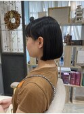 重めボブ×内巻きストレート仕上げ