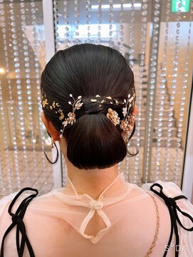 ヘアメイク ジェイエム タイトシニヨン