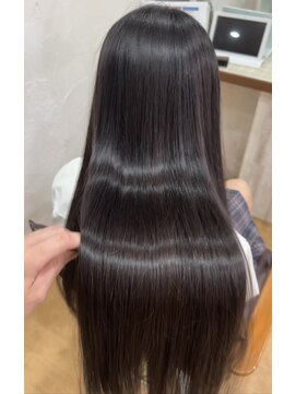 カラーサロンビスカリア 相模原エリア 淵野辺駅店(Color salon Biscaria) 艶髪フェミニンロング　【髪質改善】