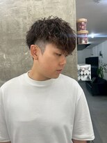 キング 楠葉店(K!ng)&nbsp;ホワイトメッシュ/ツイスト/ツイスパ/パーマ/メンズ/眉毛