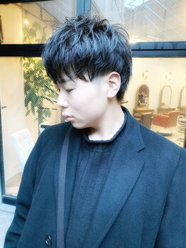 ショートオンリーサロントス(short only salon TOSS)の写真/しっかり聞いて根拠のあるカット。仕事もプライベートも輝く!大人の魅力を引き出すサロンへようこそ♪