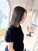 リコ(RICO)&nbsp;顔周りレイヤー×切りっぱなしミディ