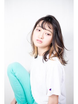 ビハインドザカーテン(BEHIND THE CURTAIN) インナーカラー×セミロング