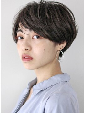 サーカス バイ ビュートリアム 青山(CIRCUS by BEAUTRIUM) 小顔　黒髪　コンパクトマッシュショート　手入れ簡単