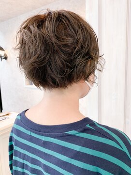 キャアリー(Caary) 福山市  パーマショートヘア人気　キャアリーcaary