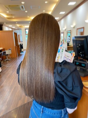 大人女性に大人気のCOREME取り扱い◎『髪を芯から強く。』ずっとヘアデザインを楽しめるヘアケアを！