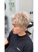 スパイキーショートホワイト短髪