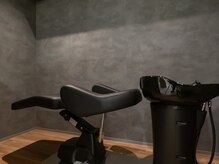 ゲストヘアー(GUEST hair)の雰囲気（シャンプー台も半個室になっており、リラックスできる空間です。）