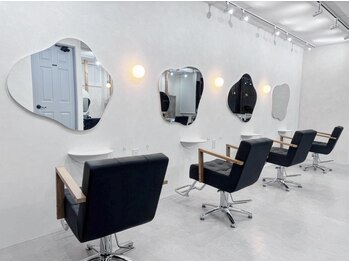 Agu hair Nicola 本八幡店【アグ ヘアー ニコラ】