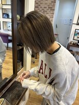 ウニレ バイ センス(unire by sense)&nbsp;ボブに合うバレイヤージュカラー/ナチュラルな筋感