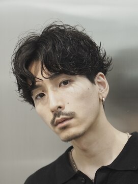 レタッチバイフィフス(RETOUCH by fifth) 原宿ルーズパーマオールバックスパイラルパーマ大人ビジネスヘア