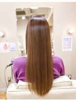 アーリアエスウーノ(A:ria es uno) 美髪ストレート