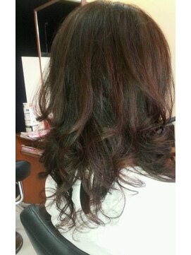 オッジヘアー(Oggi Hair) レイヤーｏｎレイヤーウェーブｏｎカールのフェミニンスタイル