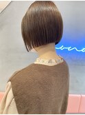 アッシュベージュ×切りっぱなしボブ