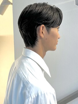 ゼストプール(ZEST POOL) センターパート　ガイルヘア　カルマパーマ　韓国ヘア